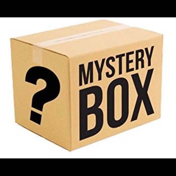 Introducing my new FREE PEOPLE 5pc Mystery Box - Picture 2 of 3